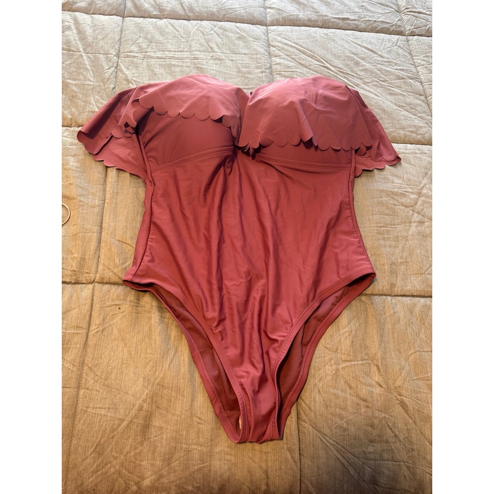 New with tags women's swimsuit